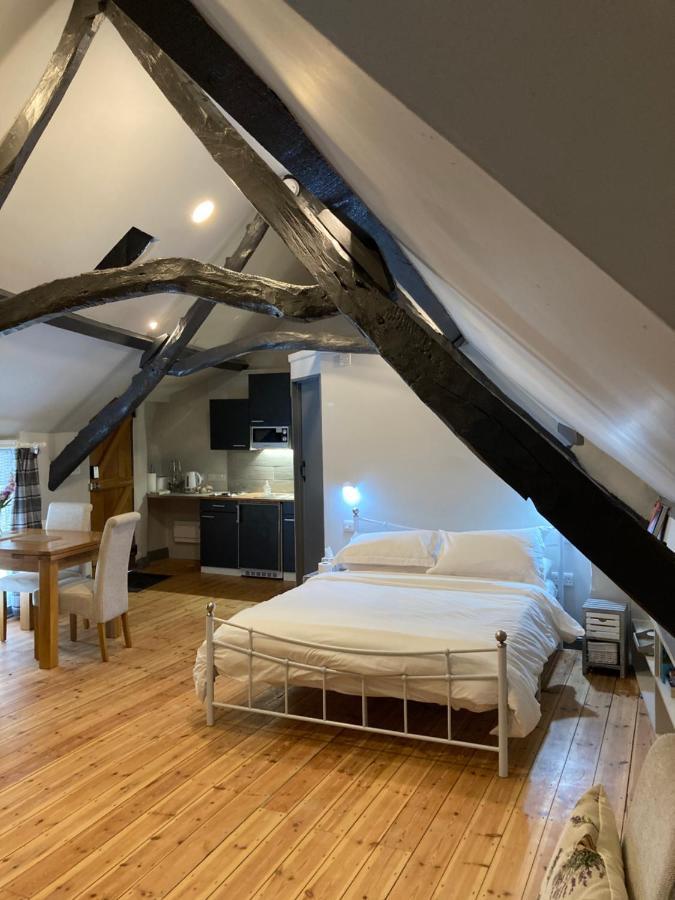 אוקהמפטון Plymouth Inn מראה חיצוני תמונה
